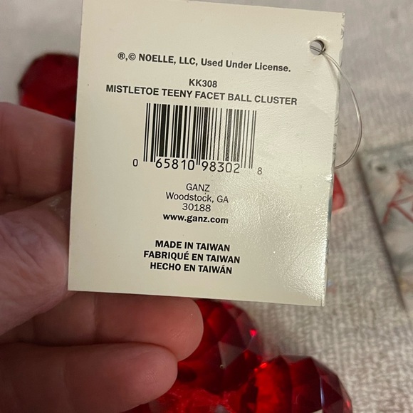 Pair of Beautiful Red Grape Ornaments with Mistletoe - Picture 6 of 9